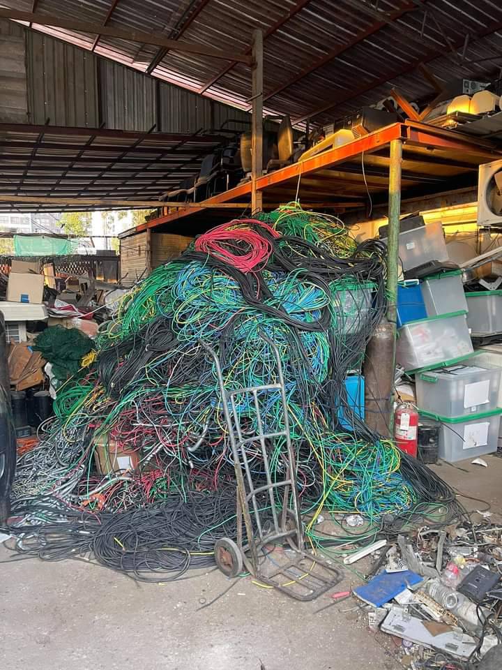 เคลียร์พื้นที่บ้านและสำนักงาน เปลี่ยนของไม่ใช้ให้เป็นเงินสด